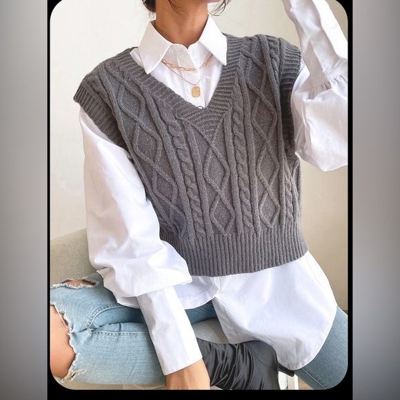 Zara Sweaters - ZARA Cable Knit Vest Sz Small